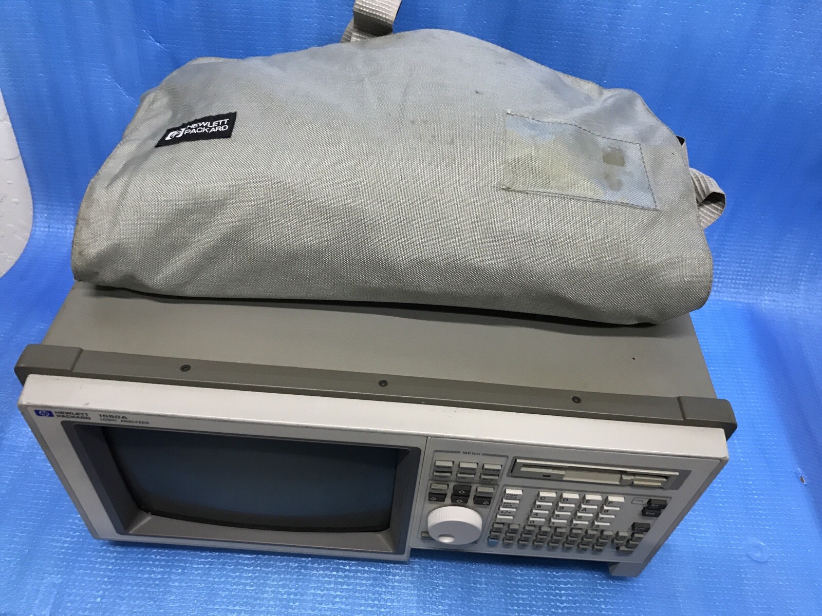 HP 1660A 136-channel logic analyzer front panel